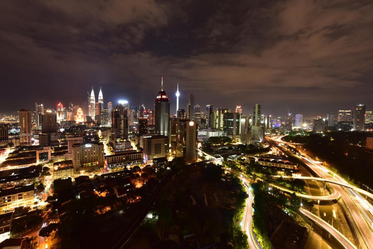 Tuxedo Kl No.1 Rooftop Pool W Skyscraper Views Hotel Kuala Lumpur Exterior foto
