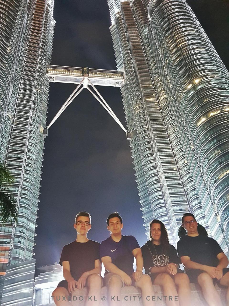 Tuxedo Kl No.1 Rooftop Pool W Skyscraper Views Hotel Kuala Lumpur Exterior foto